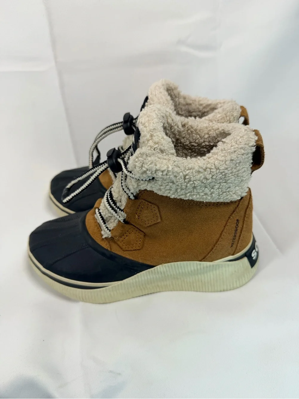 SOREL Youth Size 4 Boots Winter Style Waterproof Leather Duck Boot   Sherpa